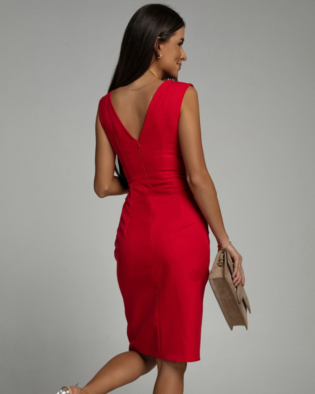 Fresia | Fitted Dress with V-neck and Slit