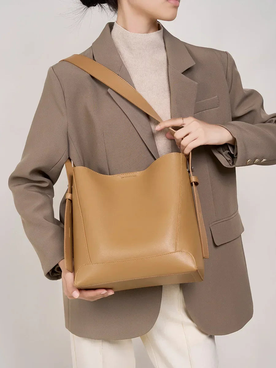 Tine | Elegant leather shoulder bag