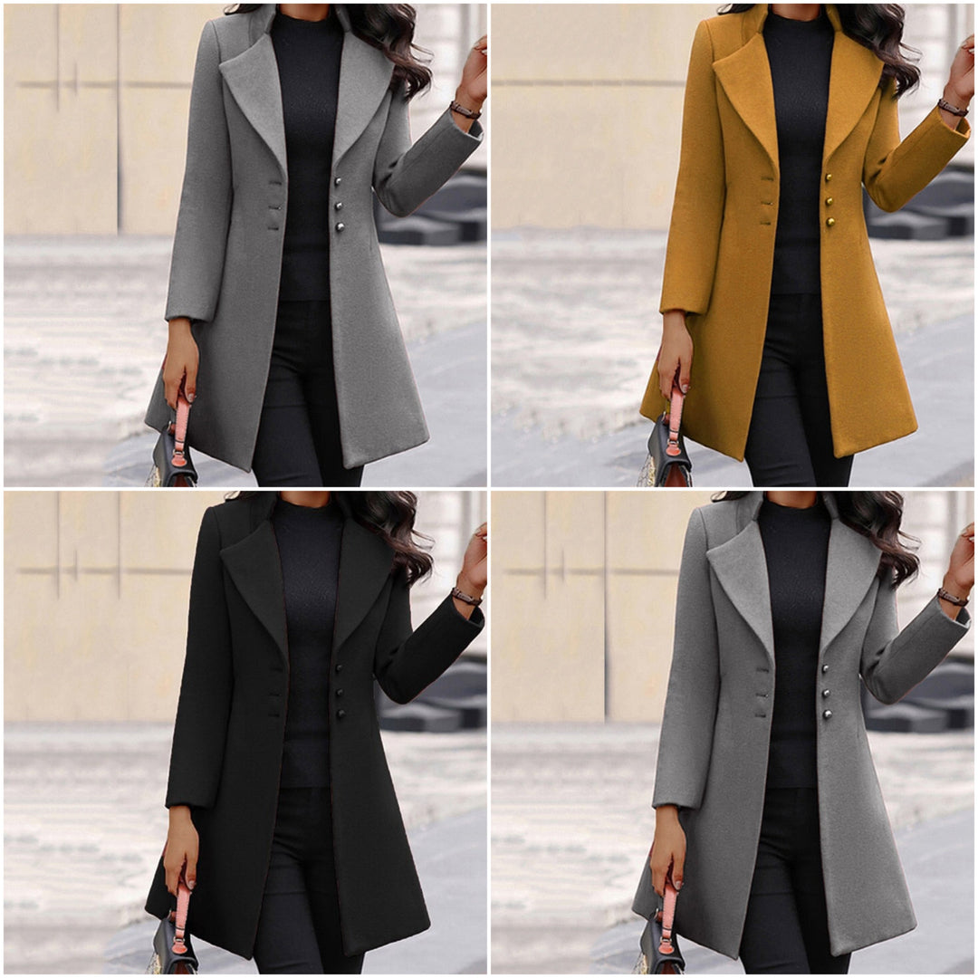 Gail | Sleek Buttoned Coat